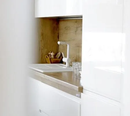 3bd Luxury In New Whit Parking *